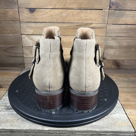 Blondo Womens Sz 8 Stacy Buckle Waterproof Suede Ankle Buckle Bootie/Side Zip - Picture 4 of 10